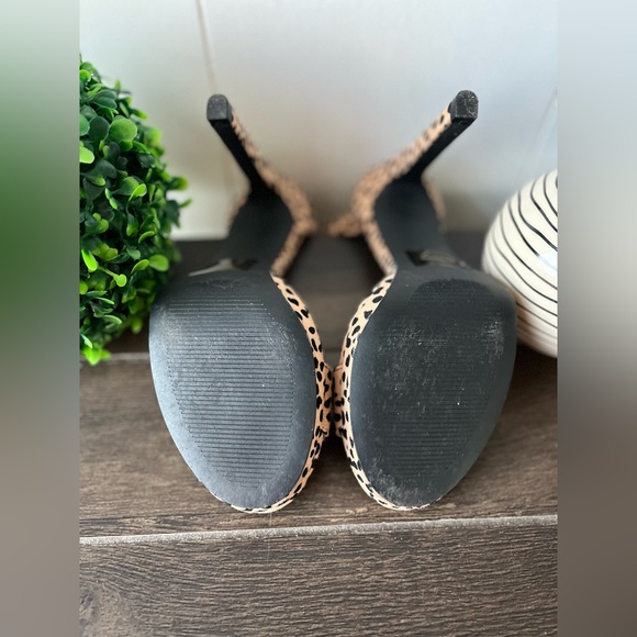 Qupid Faux Suede Cheetah Print Ankle Strap Heels Size 8 - Picture 13 of 13